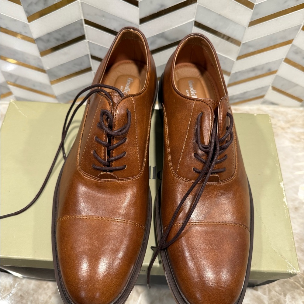 Stacy Adam's Plain Toe Oxford (Size 8)